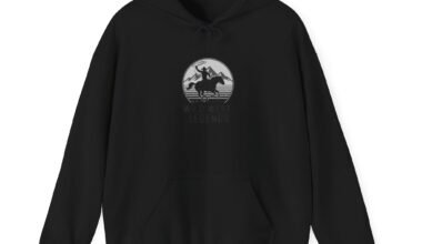 Wild West Legends Hoodie — Vintage Cowboy Graphic Hooded Sweatshirt